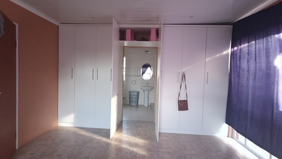 4 Bedroom Property for Sale in Sunset Glen Western Cape